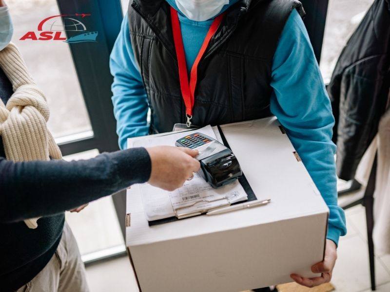 Cập nhật giá vận chuyển door to door và các yếu tố ảnh hưởng đến chi phí.