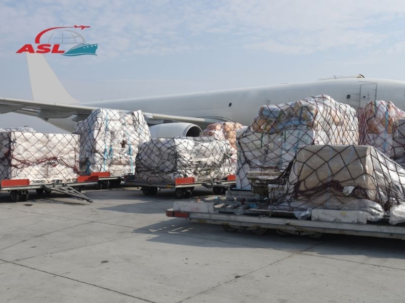 Dịch vụ vận chuyển hàng không tại Quảng Ninh qua sân bay Vân Đồn hiện đại, nhanh.