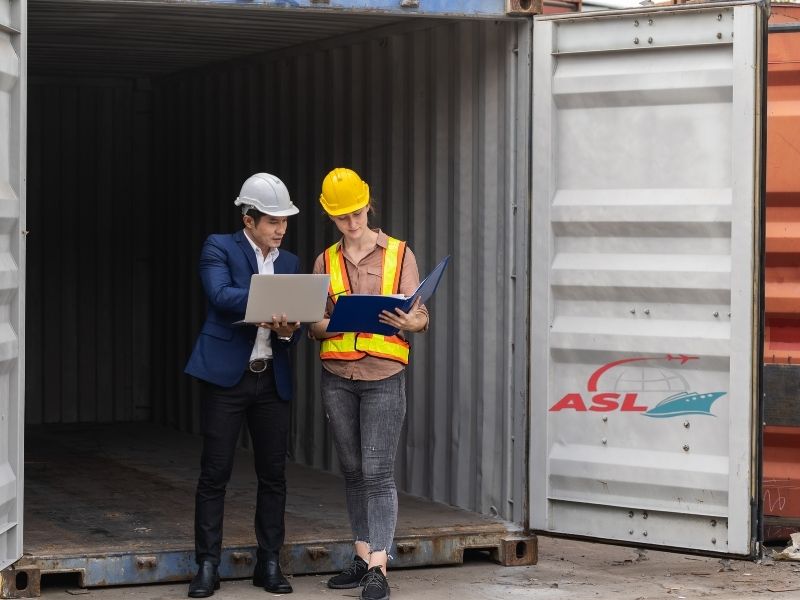 Chia sẻ kinh nghiệm làm việc với hải quan giúp doanh nghiệp thông quan nhanh và hạn chế phát sinh chi phí.