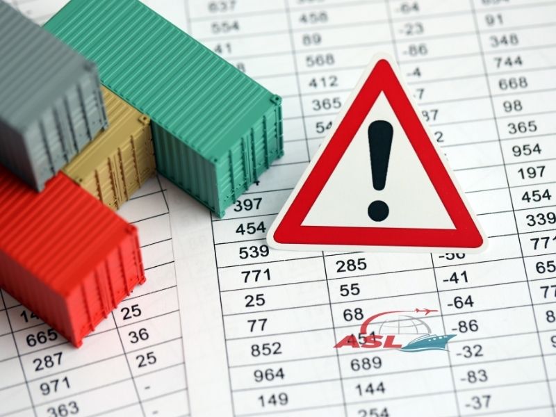 Chia sẻ kinh nghiệm làm việc với hãng tàu và xử lý các vấn đề thường gặp trong logistics quốc tế.