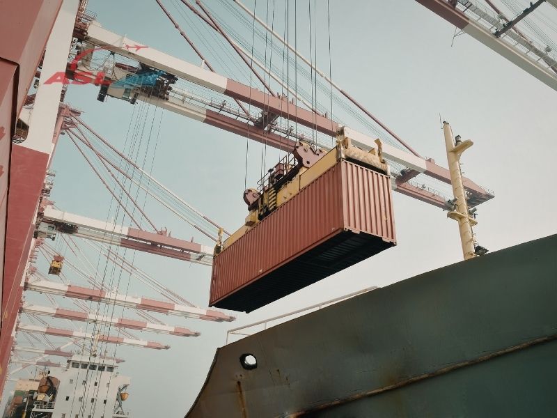 Giải pháp quản lý chuỗi cung ứng giúp doanh nghiệp xuất khẩu tối ưu vận hành và giảm rủi ro.