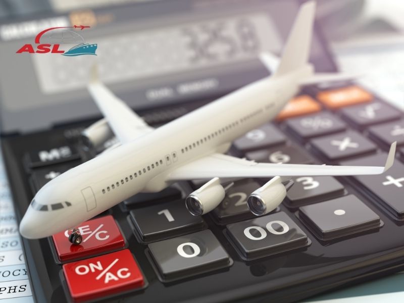 Hướng dẫn cách tính giá vận chuyển hàng không theo trọng lượng dễ hiểu.