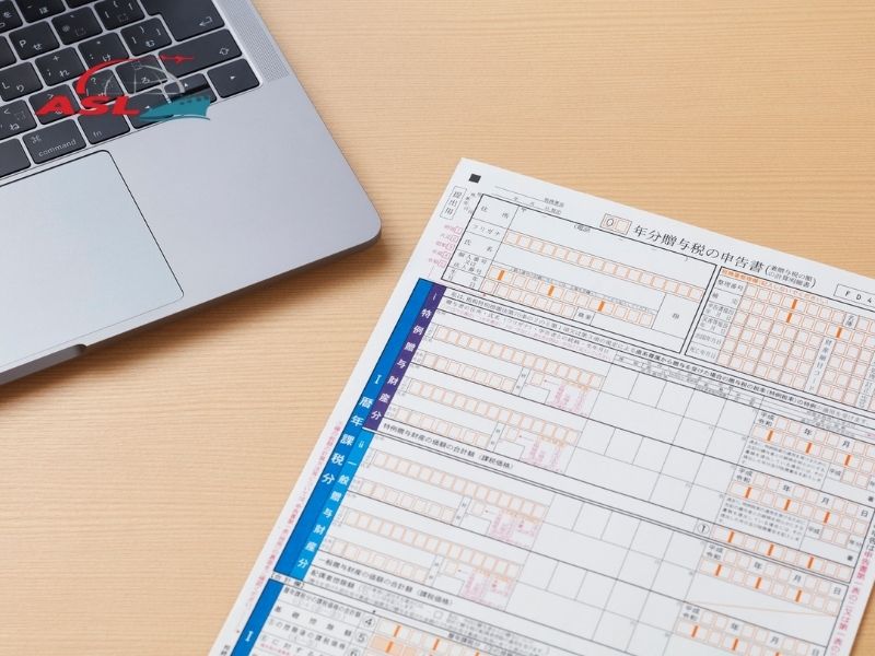 Giải thích nguyên nhân tờ khai bị phân luồng vàng, các lỗi thường gặp và giải pháp xử lý hiệu quả cho doanh nghiệp xuất nhập khẩu.