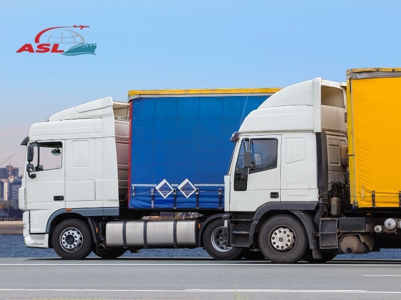 Giải thích vận chuyển đường bộ là gì, ưu điểm và ứng dụng trong logistics hiện đại.