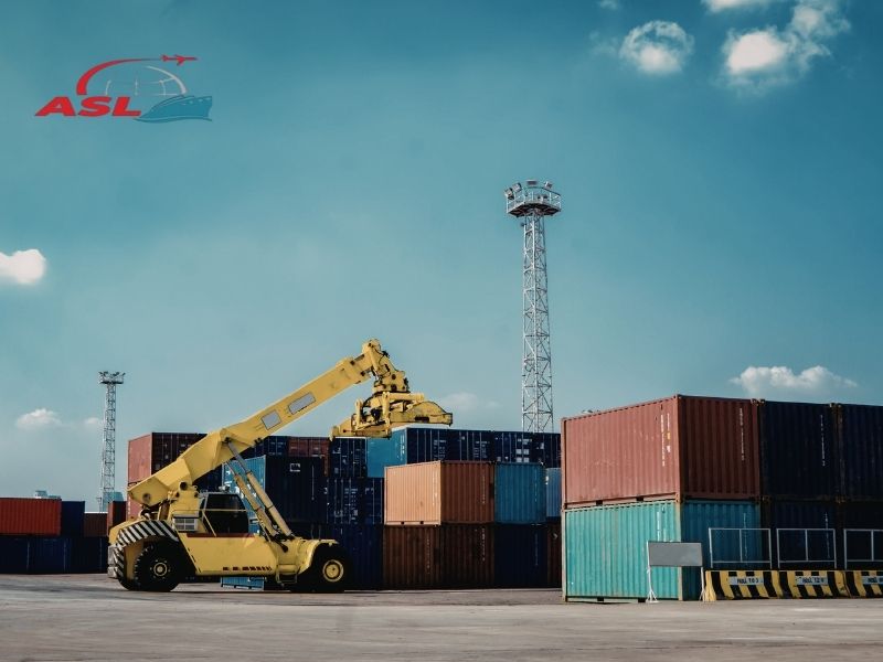 Dịch vụ vận chuyển nguyên container nhanh chóng và đảm bảo an toàn hàng hóa.
