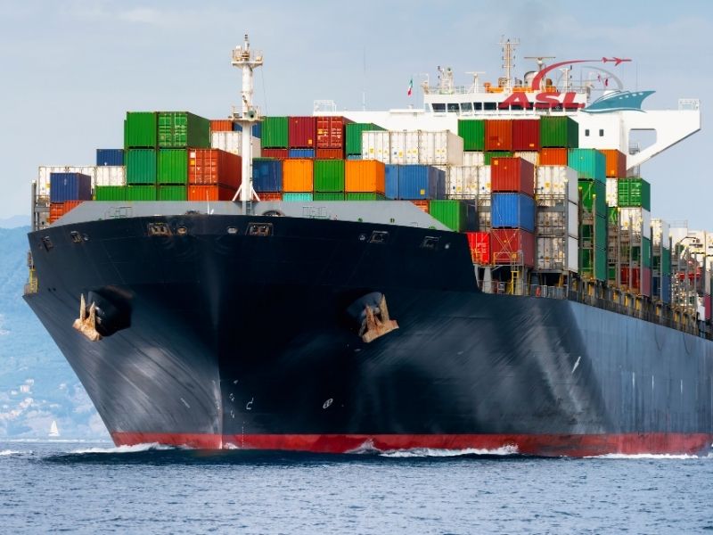 Phân tích nguyên nhân hàng bị roll tàu và các kinh nghiệm hạn chế rủi ro giao hàng chậm.