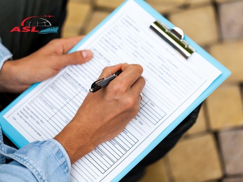 Hỗ trợ khai hải quan xuất khẩu ngành gỗ nội thất, đảm bảo chứng từ hợp lệ và thông quan nhanh.
